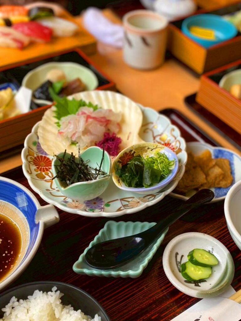 新鮮な魚介を使用した料理の一例
