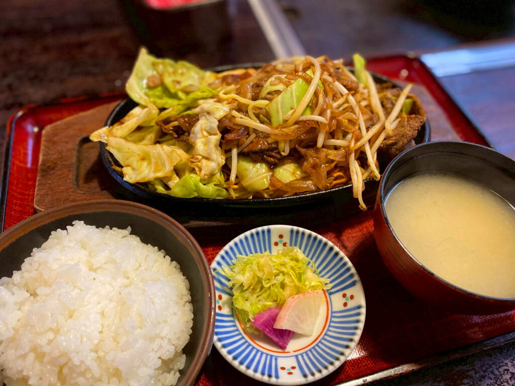 家庭的な雰囲気の店内