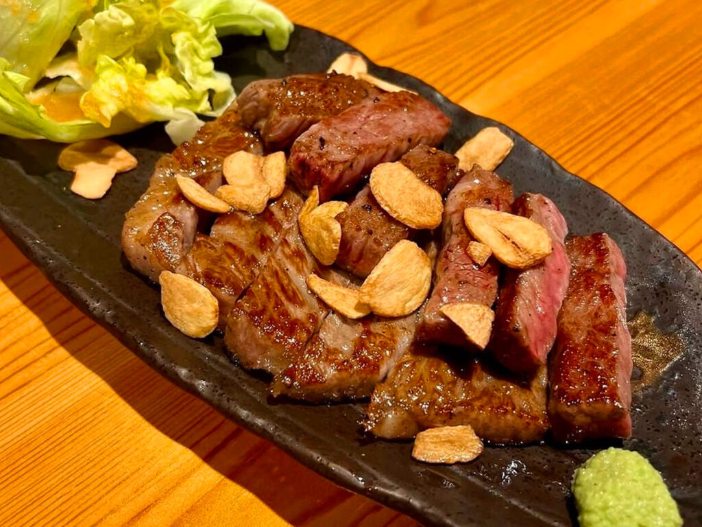 落ち着きのあるカウンター席
